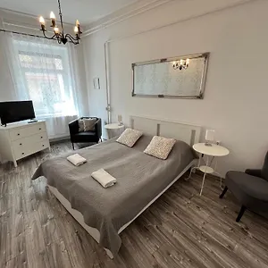 Pacsirta Apartmanhaz Apartment