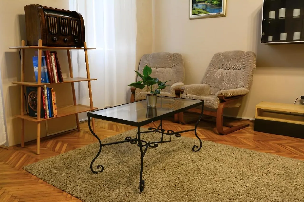 Demetrovics Udvarhaz Eger Apartment