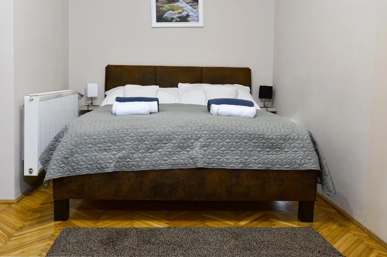 Demetrovics Udvarhaz Eger Apartment